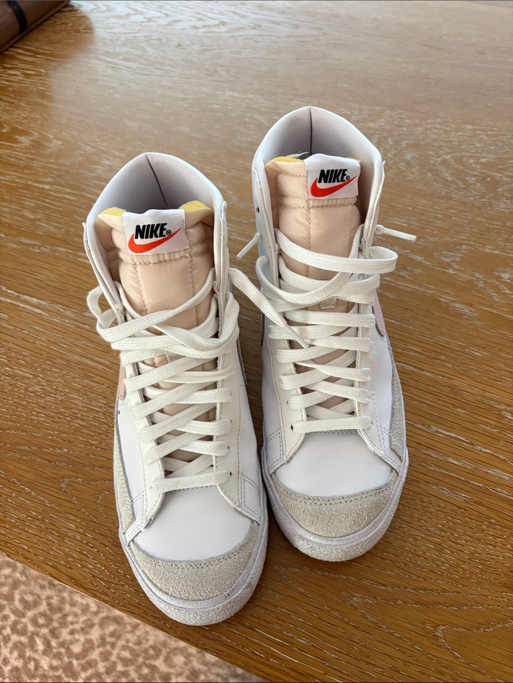 Nike Women’s Blazer Mid ’77 – White with Blush Pink Swoosh - Picture 4 of 4